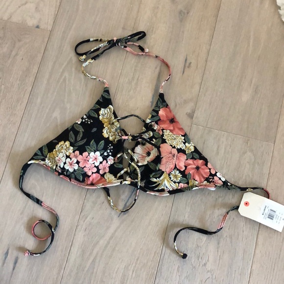 Billabong women’s swimsuit top - Picture 1 of 5